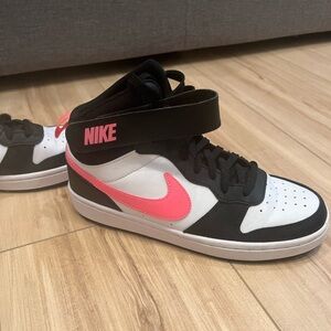 Nike court borough mid 2 big kid size 5